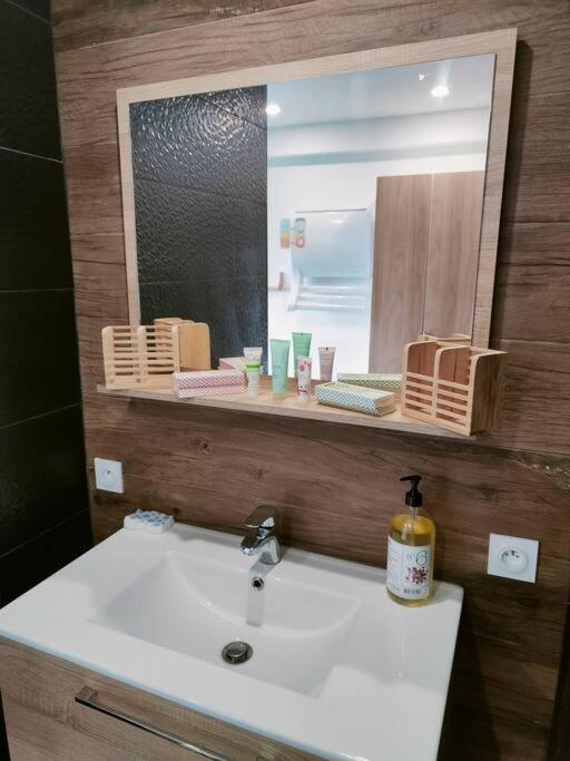 Appartement Cocooning Entierement Renove Лез Англ Екстериор снимка