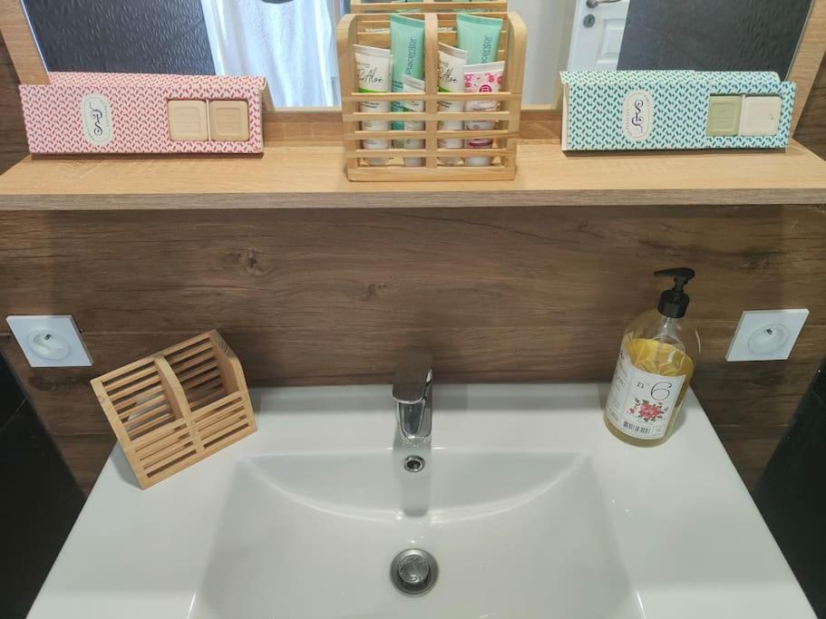 Appartement Cocooning Entierement Renove Лез Англ Екстериор снимка